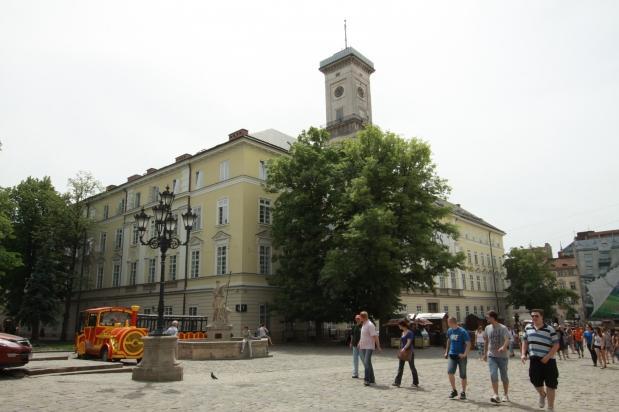 Tsisar Bankir Hotel Lwów Zewnętrze zdjęcie